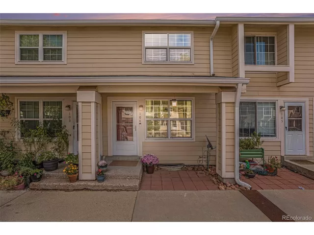 MLS: 4667148 Condo For Sale