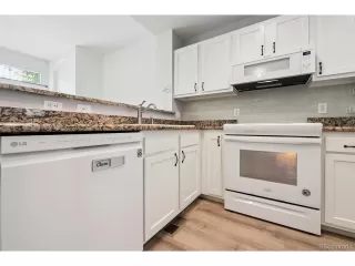 Photo #5: 4672598 Listing