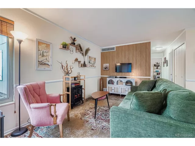 MLS: 4674101 Condo For Sale