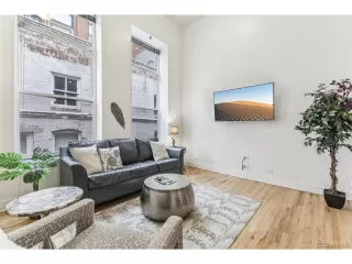 Photo #6: 4676105 Listing