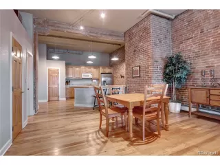 Photo #5: 4676589 Listing