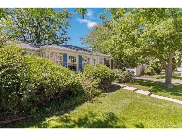 MLS: 4677004 Condo For Sale