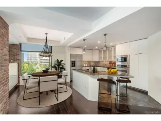 Photo #2: 4678446 Listing 