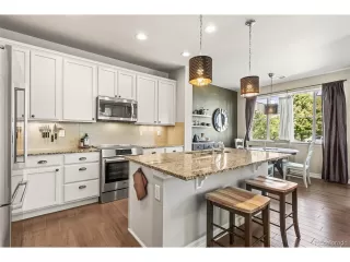 Photo #6: 4680262 Listing