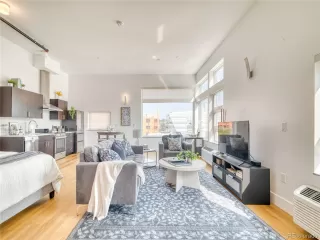 Photo #6: 4680272 Listing