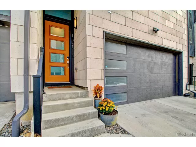 MLS: 4682918 Condo For Sale