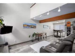 Photo #3: 4686558 Listing 