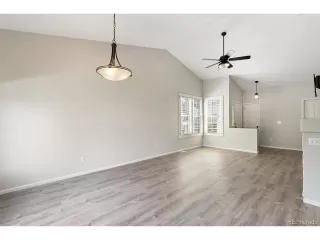 Photo #4: 4687449 Listing