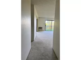 Photo #4: 4688345 Listing