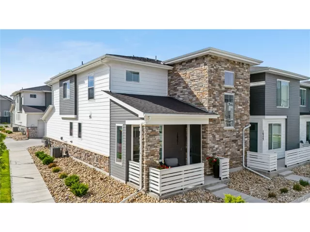 MLS: 4690609 Condo For Sale
