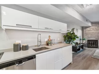 Photo #5: 4690641 Listing