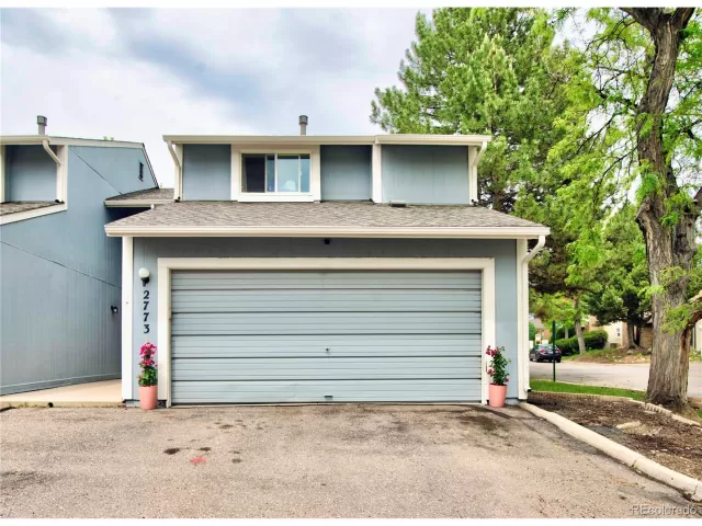 MLS: 4690662 Condo For Sale