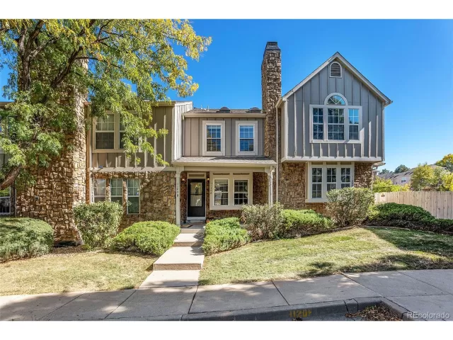 MLS: 4691918 Condo For Sale