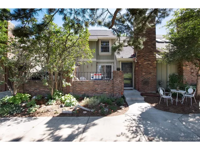 MLS: 4692891 Condo For Sale