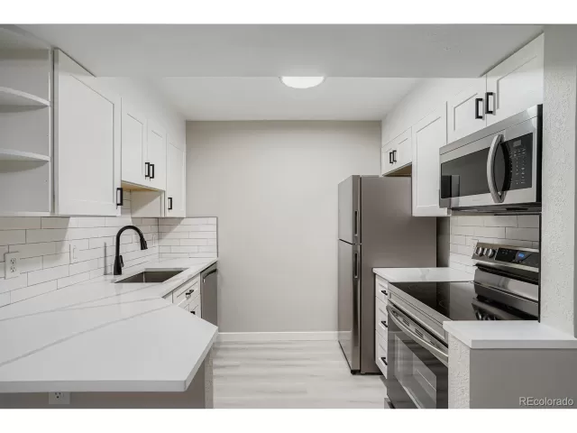 MLS: 4695632 Condo For Sale