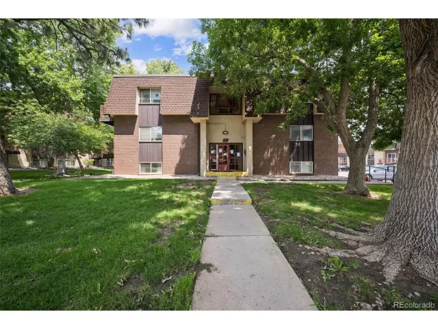 MLS: 4695996 Condo For Sale