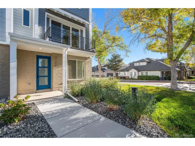 MLS: 4696985 Condo For Sale