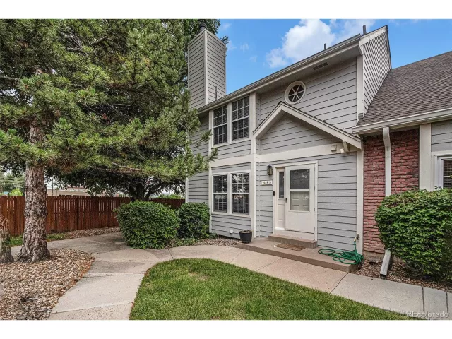 MLS: 4697480 Condo For Sale