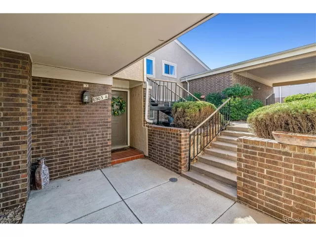 MLS: 4697909 Condo For Sale