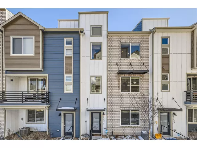 MLS: 4699948 Condo For Sale