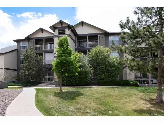 MLS: 4701540 Condo For Sale