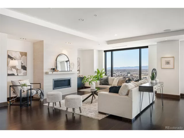 MLS: 4701953 Condo For Sale