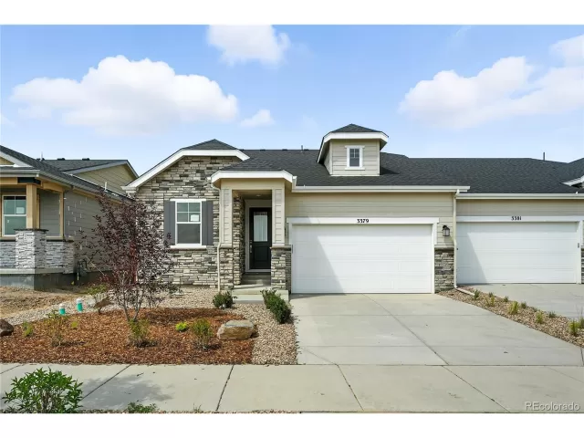 MLS: 4702485 Condo For Sale