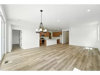 Photo #2: 4702485 Listing