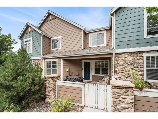 MLS: 4702760 Condo For Sale