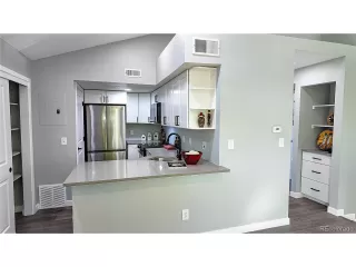 Photo #2: 4704879 Listing 