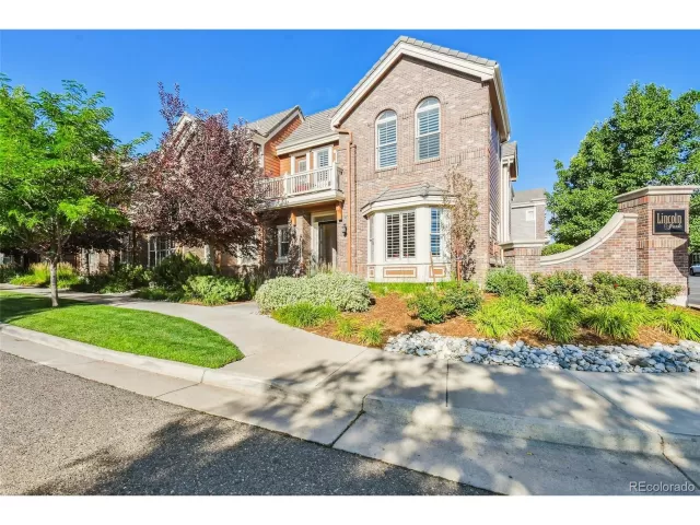 MLS: 4705574 Condo For Sale