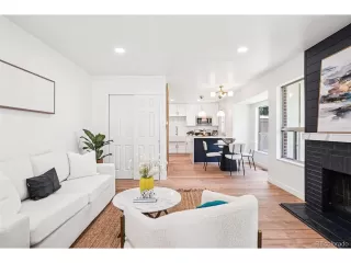 Photo #5: 4706705 Listing