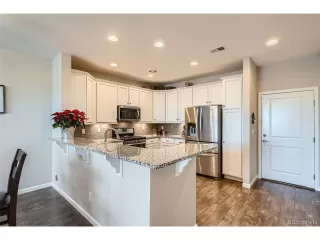 Photo #5: 4709686 Listing 