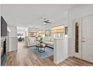 Photo #5: 4710423 Listing