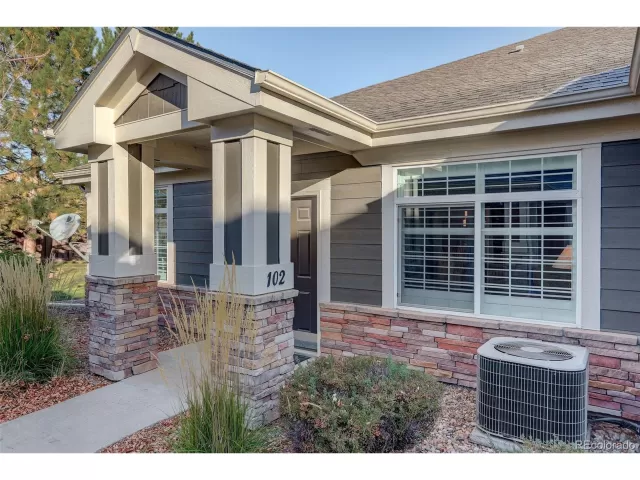 MLS: 4710688 Condo For Sale