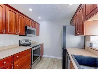 Photo #5: 4711153 Listing