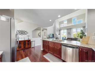 Photo #5: 4711820 Listing