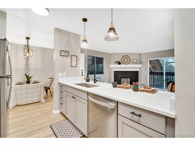 MLS: 4714407 Condo For Sale