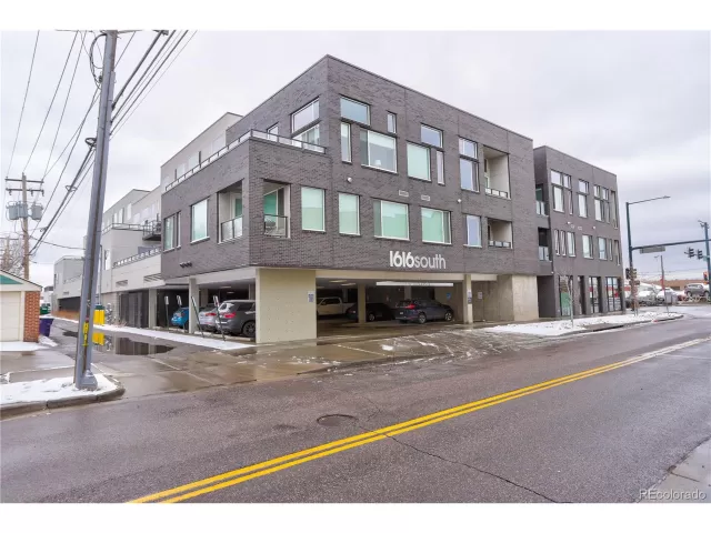 MLS: 4715260 Condo For Sale