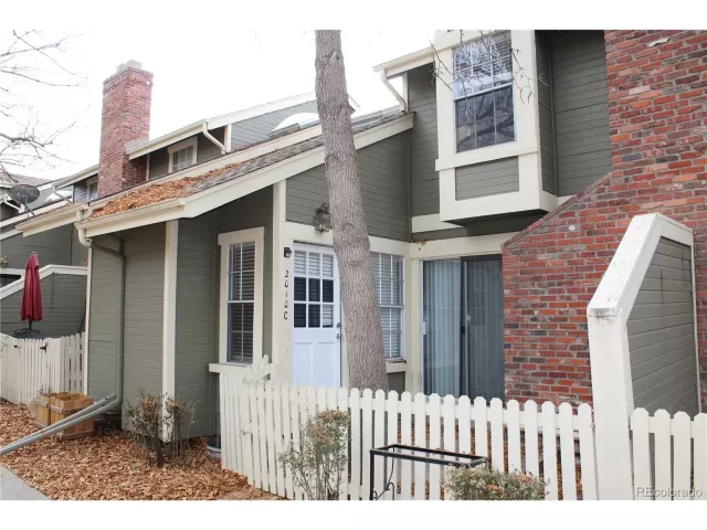 MLS: 4715718 Condo For Sale