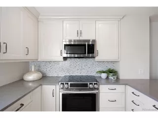 Photo #2: 4716968 Listing 