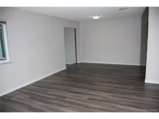 Photo #6: 4719587 Listing