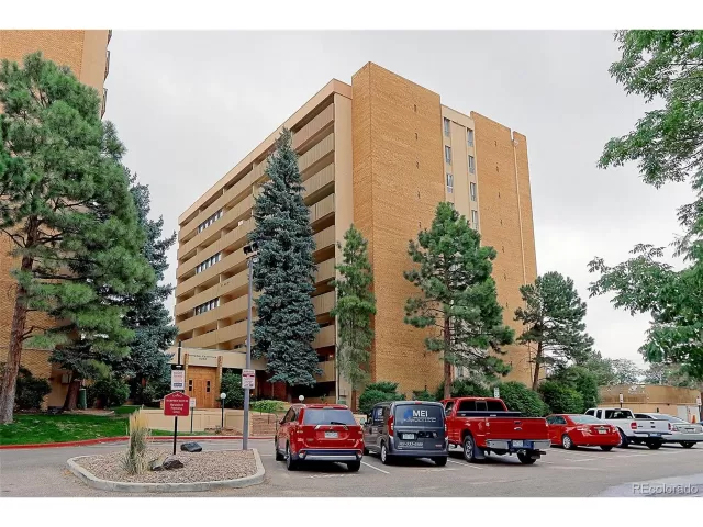 MLS: 4720126 Condo For Sale