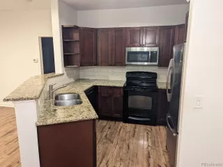 Photo #4: 4721830 Listing