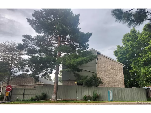 MLS: 4722622 Condo For Sale