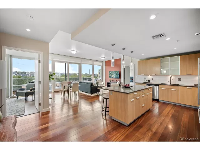 MLS: 4723092 Condo For Sale