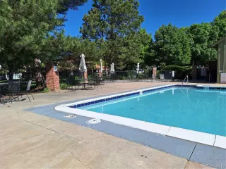 Photo #5: 4723280 Listing