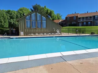 Photo #6: 4723280 Listing