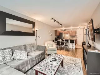 Photo #5: 4724416 Listing