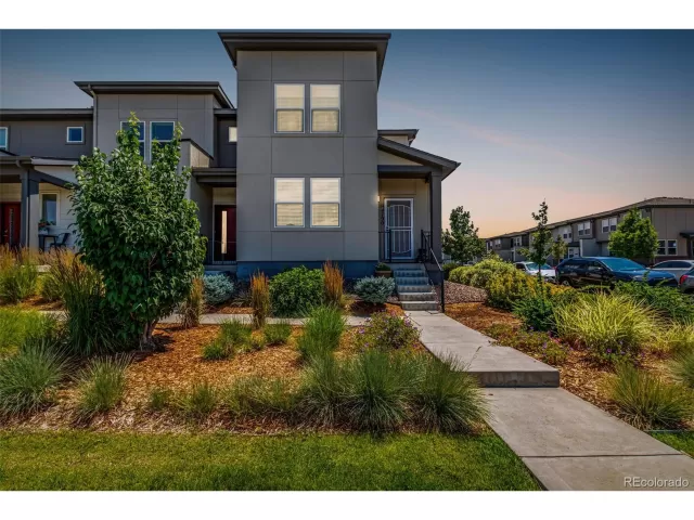 MLS: 4726029 Condo For Sale